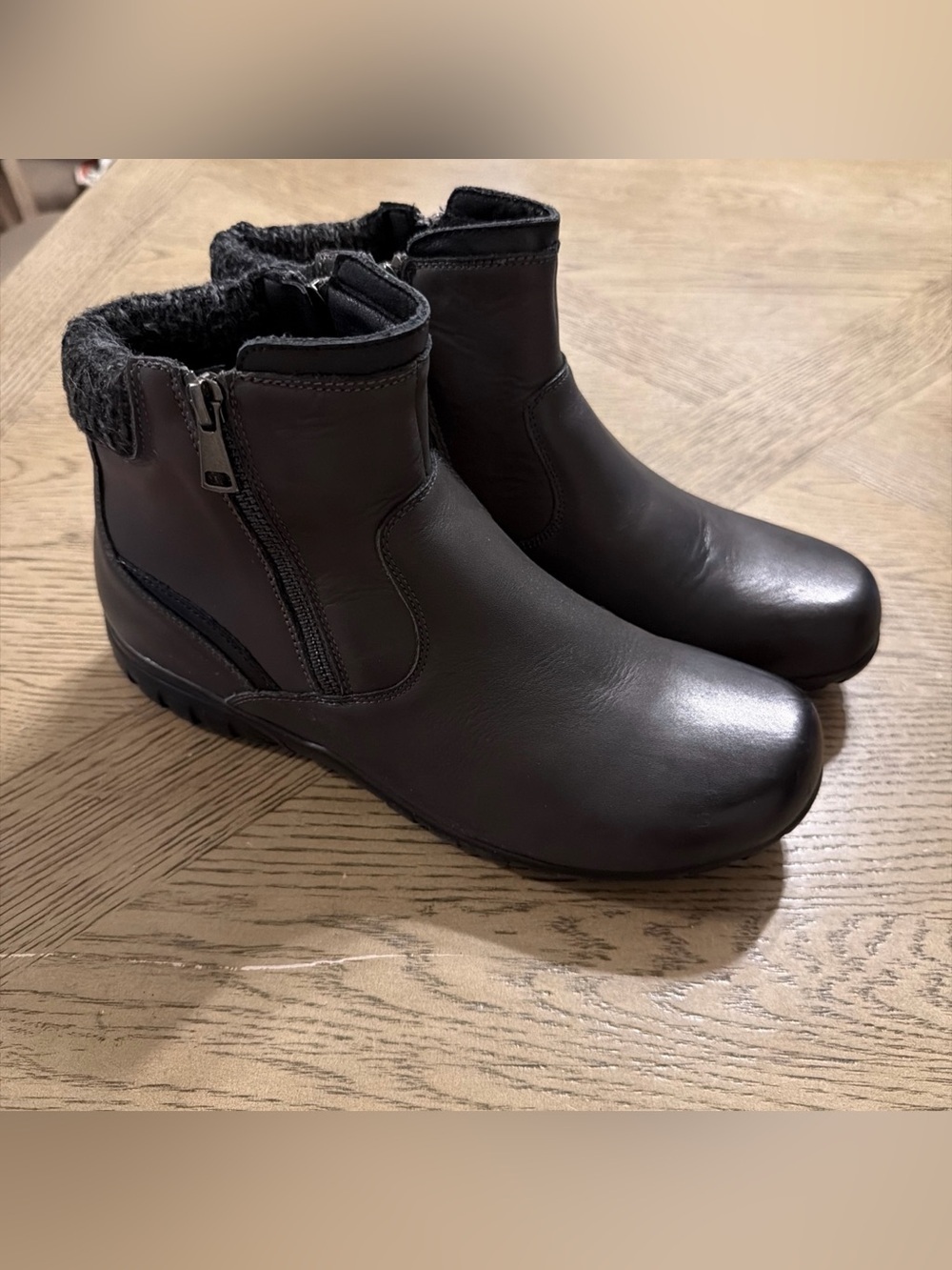 brand new Propet Boots Womens Delaney Lace Up Ankle Bootie  Black Leather 9